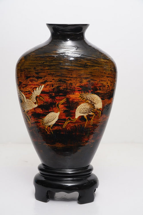 Lacquer ware vase(With Wooden Stand)